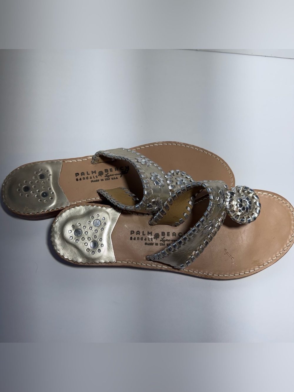 Palm Beach Platinum Gold Leather Thong Sandals Sz 9 Resort Quiet Luxury Coastal - Picture 7 of 16